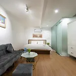 Gin House Hotel & Apartment Near Turtle Lake