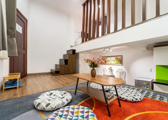 Gin House Hotel & Apartment Near Turtle Lake